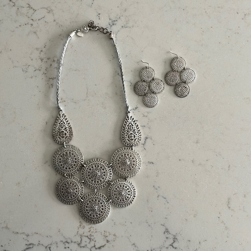 Stella & Dot Medina bib necklace and earrings